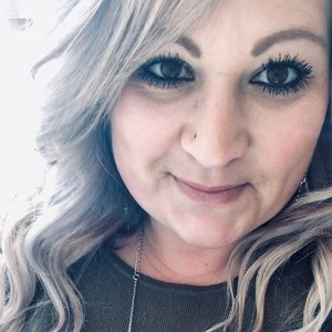 Meet your Posher, Alisa